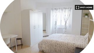 Affitto Appartamento in Grancasa. Alquiler de habitaciones en piso de 6 dormitorios en arrabal, za