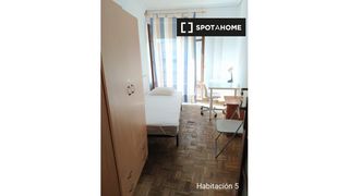 Rent Flat in El Botànic. Habitación en piso compartido de 5 habitaciones en el botànic, v