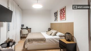 Rent Flat in Ensanche-Diputación. Habitación en alquiler situada en alicante