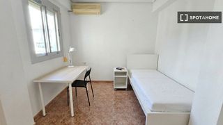 Affitto Appartamento in Moncada. Habitación en piso compartido de 4 habitaciones en alquiler en m