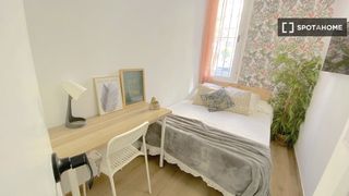 Lloguer Pis a El Plantinar - Avda. La Paz - El Juncal. Habitación en alquiler en la juncalhíspalis, sevilla.