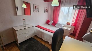 Lloguer Pis a Caballería Española. Habitación en piso compartido en alquiler en alcalá de henares