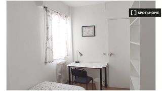 Affitto Appartamento in Las Delicias. Habitación en un piso compartido de 6 habitaciones en zaragoza.