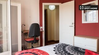 Lloguer Pis a Estación-Parque O´Donnell. Se alquila habitación en apartamento de 5 dormitorios en alcalá
