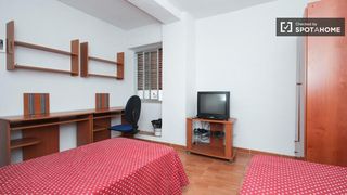 Miete Etagenwohnung in Camino de Ronda. Habitación en piso compartido de 11 habitaciones, centrosagrario
