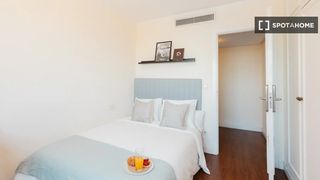 Rent Flat in La Carrasca. Habitación en piso compartido en alquiler en la carrasca, valenc