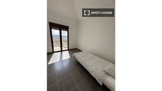 Miete Etagenwohnung in San Ildefonso. Se alquila habitación en piso compartido de 13 habitaciones en g