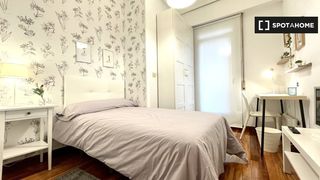 Rent Flat in Castaños - Begoñaibarra. Se alquila habitación en piso de 5 habitaciones en bilbao