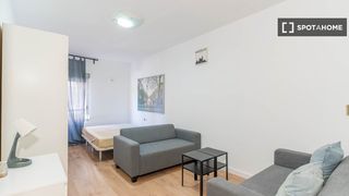 Alquiler Piso en L´Illa Perduda. Habitación en piso compartido en alquiler en lilla perduda.