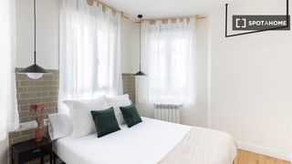 Miete Etagenwohnung in Alhóndiga. Habitación en piso compartido en alquiler en indautxu, bilbao.