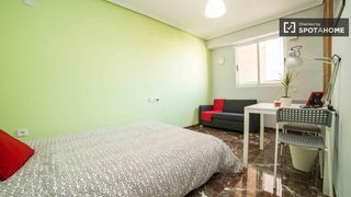 Location Appartement à Barrio de Patraix. Habitación en piso compartido de 4 habitaciones en alquiler en s