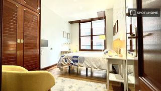 Lloguer Pis a Abandoibarra - Guggenheim. Habitación enorme en un apartamento de 5 dormitorios en abando,