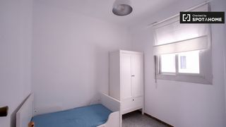 Rent Flat in L´Hort de Senabre. Habitación en piso compartido en valència