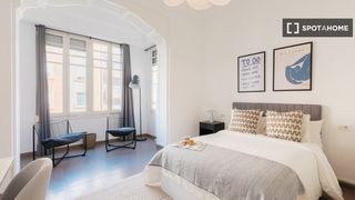 Rent Flat in Arrancapins. Habitación en piso compartido en valència