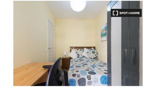 Lloguer Pis a Reyes Católicos. Se alquila habitación en piso compartido en alcalá de henares.