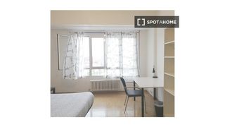 Lloguer Pis a Las Delicias. Habitación en un piso compartido de 6 habitaciones en zaragoza.