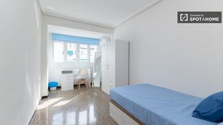 Miete Etagenwohnung in Mont Olivet. Habitación en piso compartido de 5 habitaciones en alquiler en m