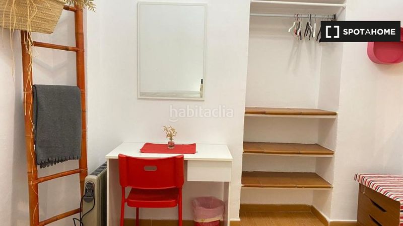 Foto bd5d9f8e-e80f-4cf3-a268-1b21a29c04de. Lloguer pis amb calefacció a Centro Histórico Málaga