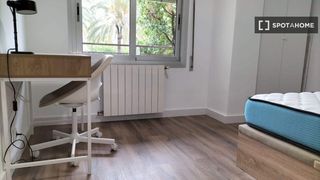 Rent Flat in Ciutat Jardí. Habitación en piso compartido de 4 habitaciones, ciutat jardí.