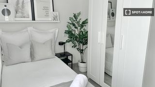 Rent Flat in Santa Maria de Gracia. Habitación en piso compartido de 6 habitaciones en murcia