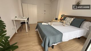 Alquiler Piso en Casco Histórico. Habitación en alquiler en alcalá de henares, madrid.