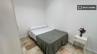Miete Etagenwohnung in El Porvenir. Habitación en piso compartido en alquiler en el porvenir, sevill