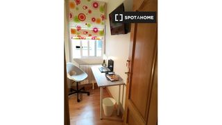 Affitto Appartamento in Las Delicias. Habitación en piso compartido en zaragoza