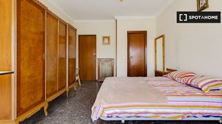 Rent Flat in San Juan. Dormitorio de estudiantes en piso compartido de estudiantes de 6