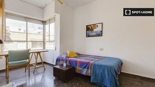 Rent Flat in San Juan. Dormitorio de estudiantes en piso compartido de estudiantes de 6