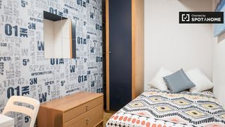 Location Appartement à Caballería Española. Habitación en alquiler en alcalá de henares, madrid.