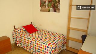 Affitto Appartamento in Ciudad Jardín - Zoco. Habitación en piso compartido en córdoba
