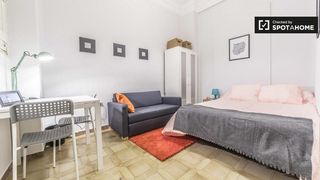 Miete Etagenwohnung in Gran Via. Relajante habitación en piso compartido en eixample, valencia