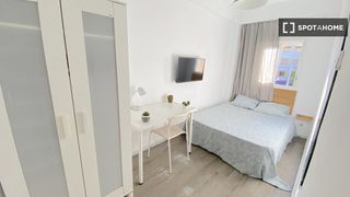 Affitto Appartamento in El Torrejón - El Cerezo. Habitación en piso compartido de 4 habitaciones en alquiler en l