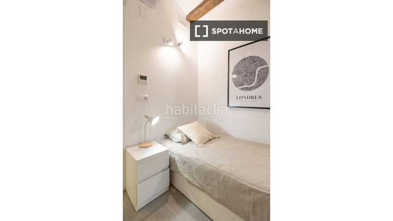 Foto e0aebaa5-778f-4dd0-b96c-cd49d5c17f04. Rent flat with heating in La Seu Valencia