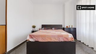 Rent Flat in San Juan. Dormitorio de estudiantes en piso compartido de estudiantes de 6