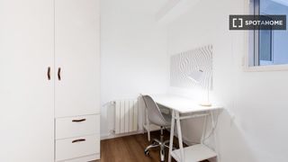 Lloguer Pis a Albors. Se alquila habitación en piso de 5 dormitorios en valencia