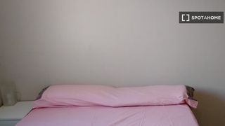 Rent Flat in La Plata. Habitación en piso compartido en alquiler en la plata, sevilla