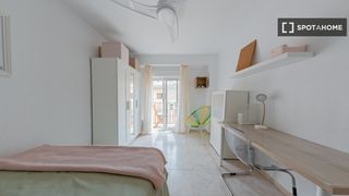 Affitto Appartamento in El Pilar. Se alquila habitación en el carme, valencia