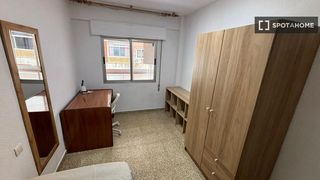Affitto Appartamento in Camino de Ronda. Se alquilan habitaciones en piso compartido en granada