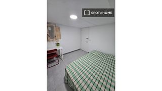 Affitto Appartamento in El Pilar. Habitación en piso compartido en alquiler en el mercat, valencia