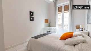 Location Appartement à Gran Via. Se alquila habitación en apartamento de 6 dormitorios en leixamp