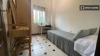 Rent Flat in Triana Este. Habitación en piso compartido en alquiler en triana, sevilla