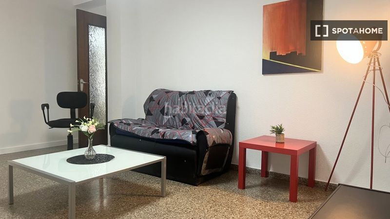 Foto a9df04e3-8f43-4977-88e7-13bd627f13ac. Lloguer pis amb calefacció a Torrefiel Valencia