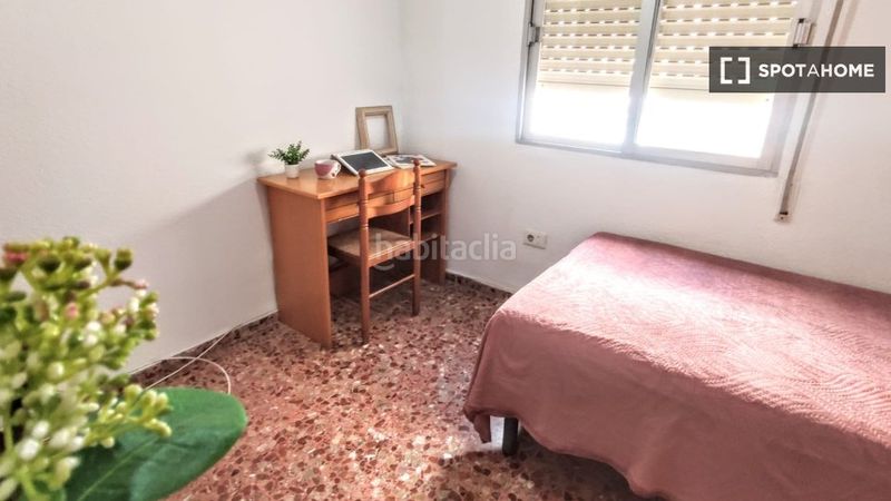 Foto f3d36fc2-a097-4f6b-be22-94480a0806ac. Rent flat with heating in Moncada