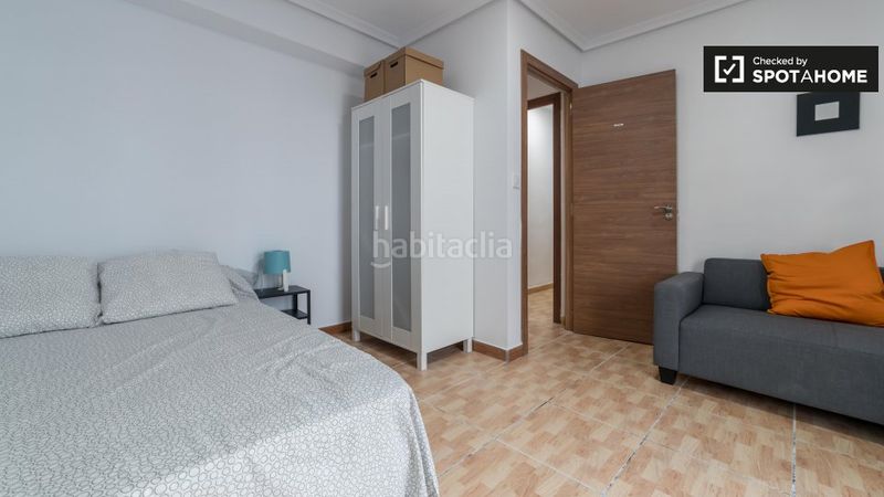 Foto 53a59219-a76f-49fd-b689-122844e91b2c. Lloguer pis amb calefacció a Mont Olivet Valencia