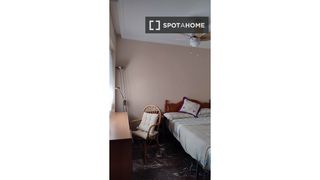 Rent Flat in Perchel Sur - Plaza de Toros Vieja. Se alquila habitación en piso compartido en plaza de toros vieja