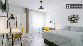 Affitto Appartamento in Fonteta de Sant Lluís. Habitación en piso compartido de 3 habitaciones en la fonteta sa