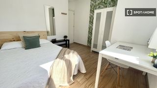 Location Appartement à El Torrejón - El Cerezo. Habitación en piso compartido en alquiler, la palmilla, sevilla.
