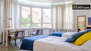 Lloguer Pis a Sant Francesc. Se alquila habitación soleada en piso de 5 dormitorios en ciutat