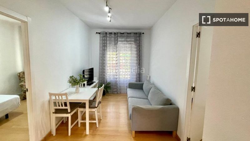 Foto d8692950-2710-42b6-8771-d86cfcd2e51b. Rent flat with heating in El Tardón - El Carmen Sevilla